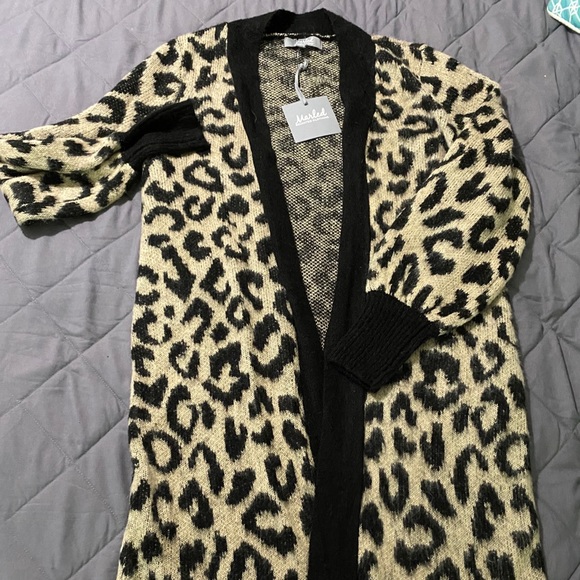 Cheetah sweater - Picture 2 of 10